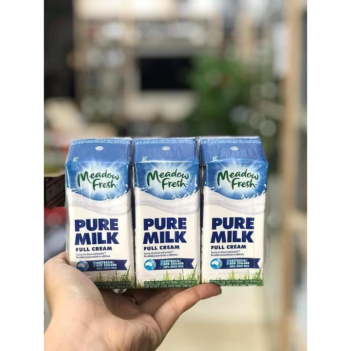 1 thùng 24 hộp sữa tươi meadow fresh nguyên kem 200ml date T4/24