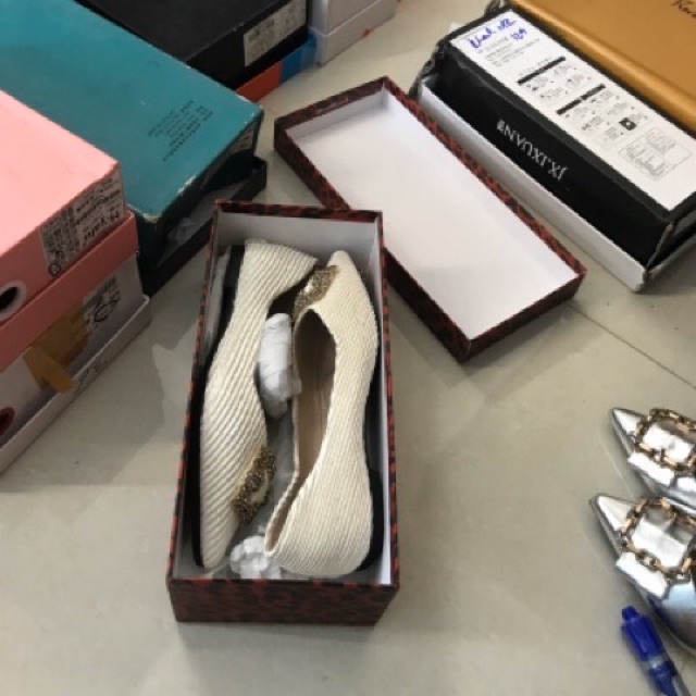Giày khách đặt livestream shoppe