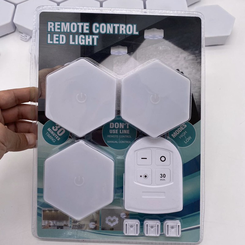 Đèn LED cảm ứng lượng tử hình tổ ong làm từ ABS, có remote điều khiển từ xa bảo hành 12 tháng LED SY123