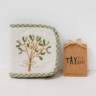 Ví gấp thêu tay thủ công