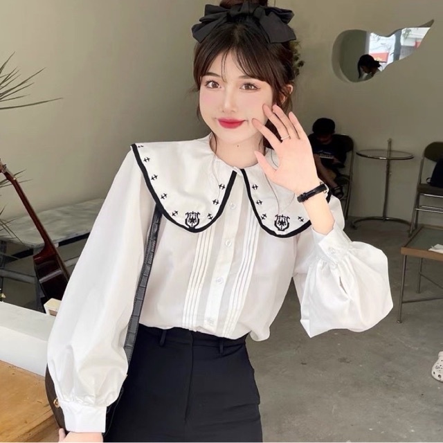Áo sơ mi trắng tay bồng li ngực pha cổ bèo thêu siêu xinh l1 ptp