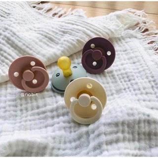 Ti giả bibs kèm nắp đậy ốc quế