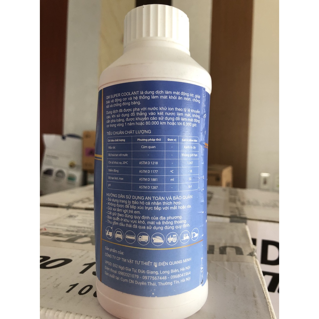 Nước làm mát động cơ màu xanh hoặc màu đỏ