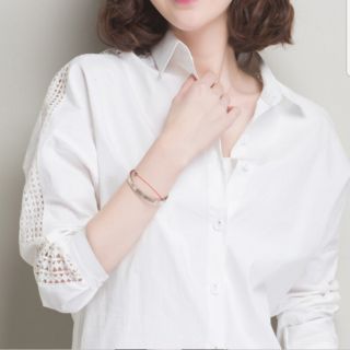 Áo sơ mi phối ren cách điệu