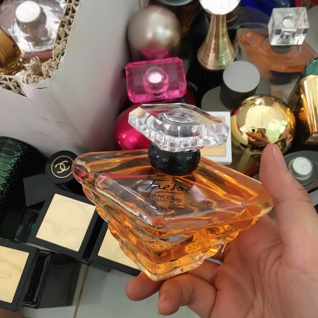 Thanh lý nước hoa si sân bay