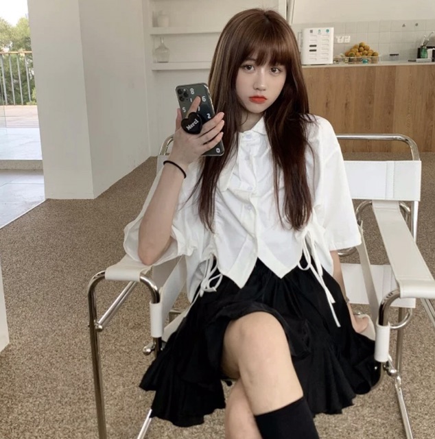 KOREA SET - ÁO SƠ MI TRẮNG RÚT 2 BÊN + CHÂN VÁY XOÈ CÁCH ĐIỆU BÈO | BigBuy360 - bigbuy360.vn