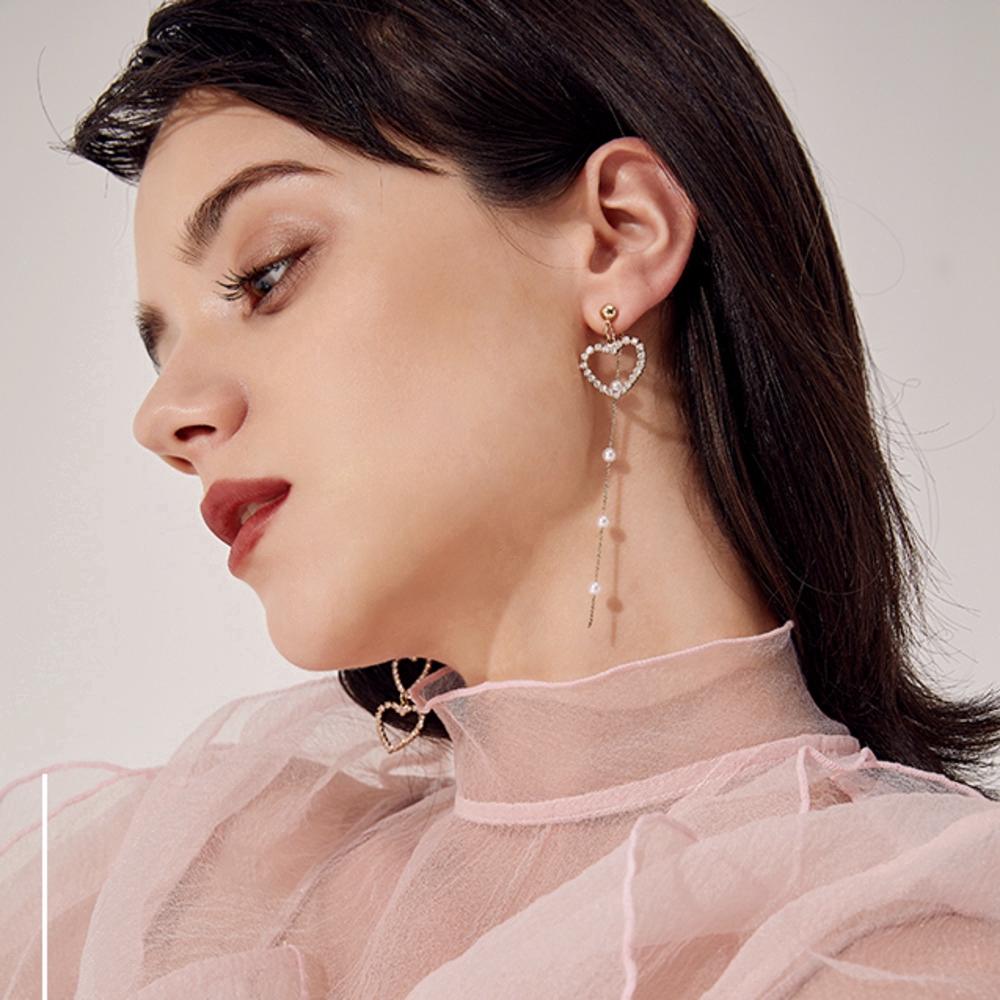 Khuyên Tai Dáng Dài Đính Kim Cương Trái Tim Phong Cách Hàn Quốc