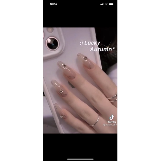 Nailbox Nuna móng úp thiết kế móng tay màu thạch nude vẽ gương đính đá lượn sóng