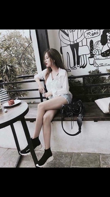 SƠ MI TRẮNG NỮ TÚI NGỰC ĐŨI THÁI