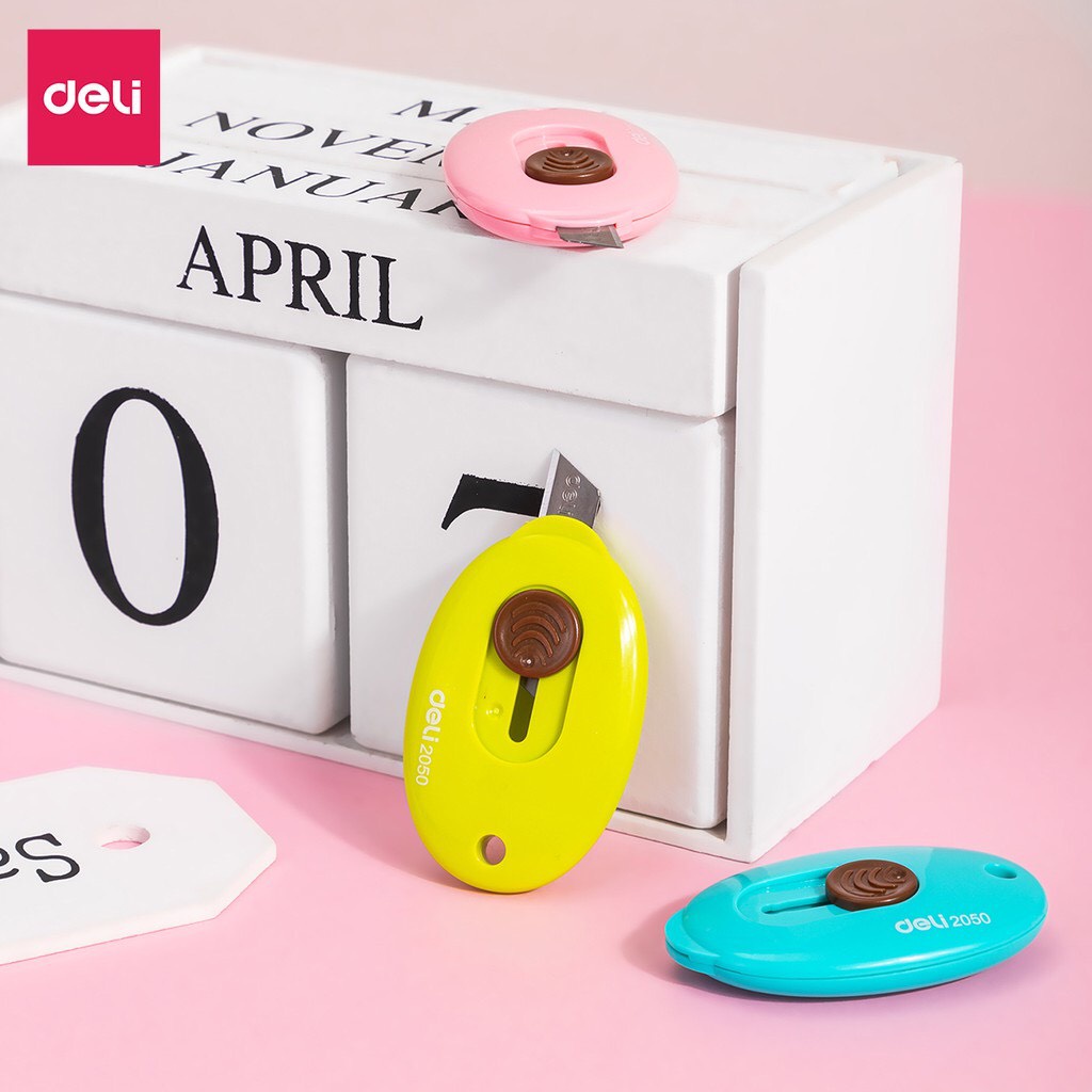 Dao rọc giấy cute Deli cao cấp E2050 35mm nhiều màu - Dao rọc giấy mini MIYABI STORE