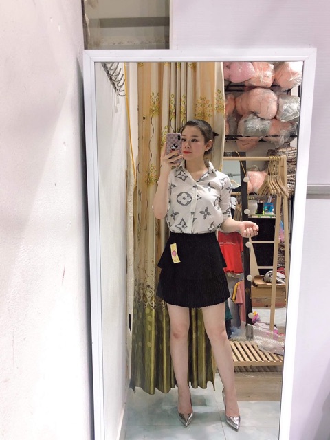 [Mã WASKT410K giảm 10K đơn 50K] Áo sơ mi lụa hoạ tiết chữ L | BigBuy360 - bigbuy360.vn