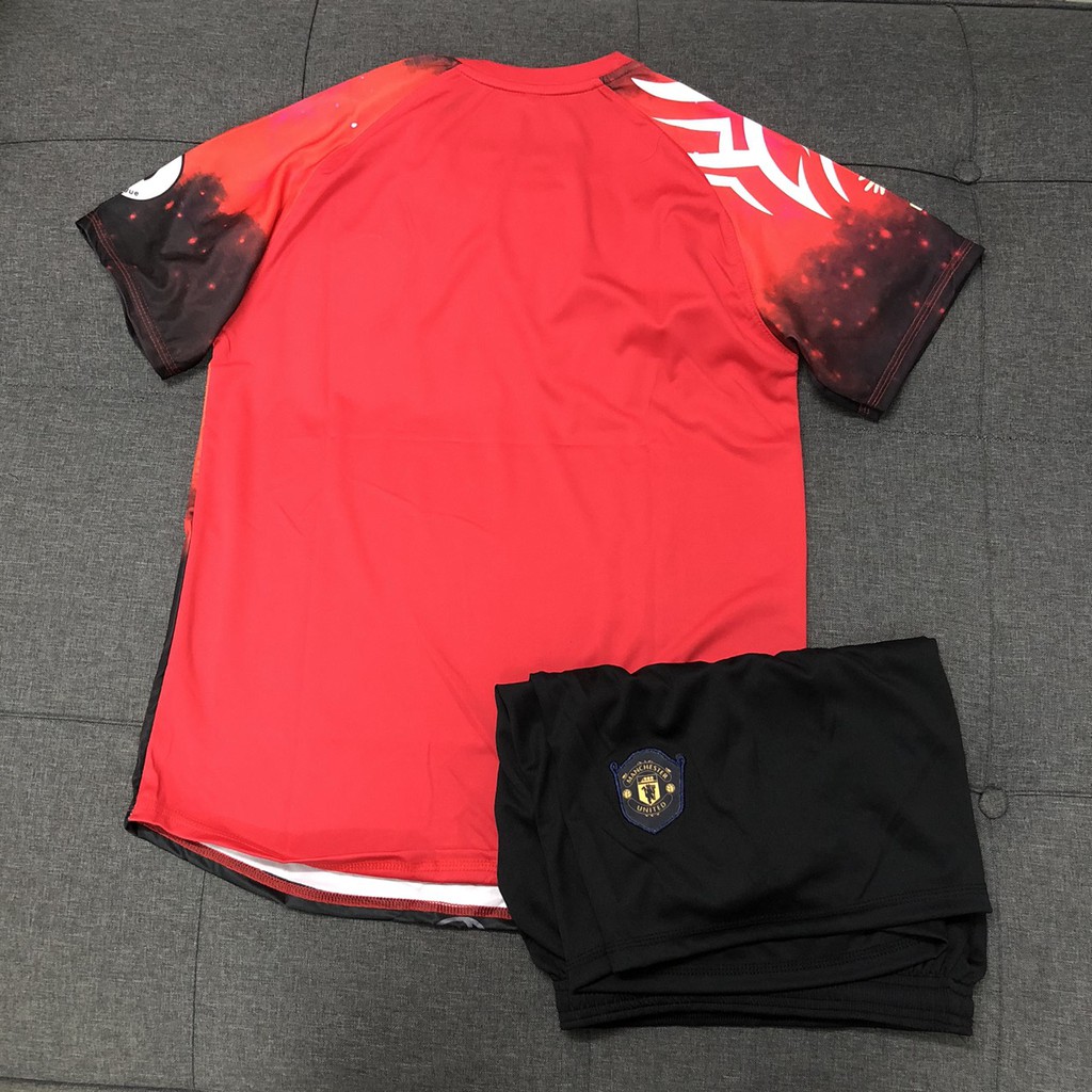 Bộ áo đá banh CLB MU đỏ ngân hà chế cực đẹp | BigBuy360 - bigbuy360.vn