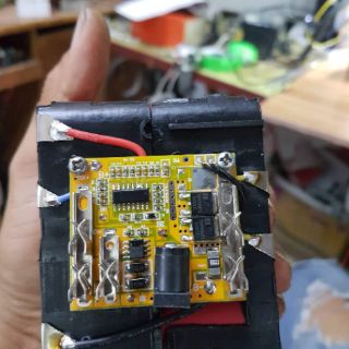 Pin makita 14.4v