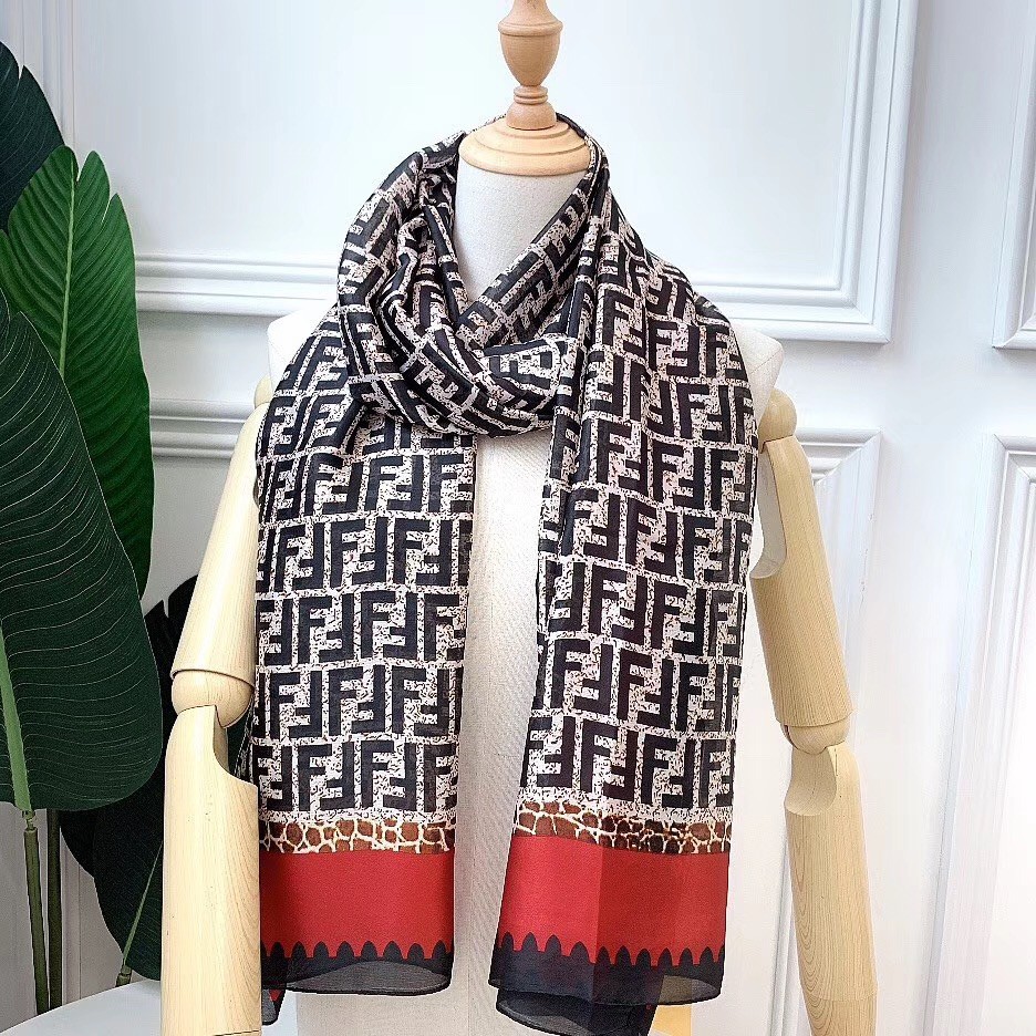 Khăn Choàng Lụa In Họa Tiết Thời Trang Dành Cho Nữ