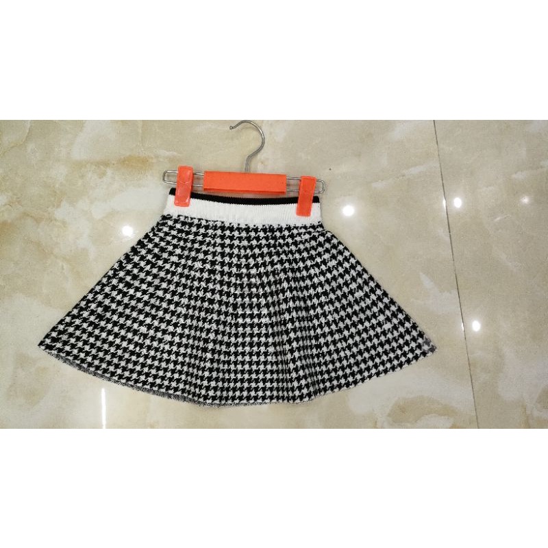 Chân váy dạ len cho bé