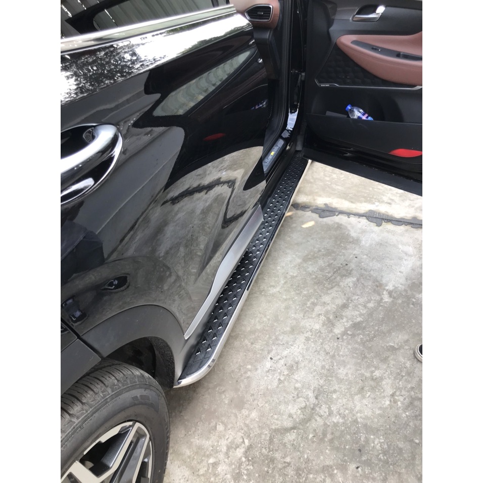 Bậc lên xuống, bậc bước chân Hyundai SantaFe 2022 mới nhất. Mẫu nhôm đúc viền gương KN