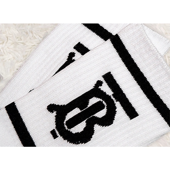 Vớ Chữ B cổ cao Unisex phong cách thể thao, trẻ trung và năng động.