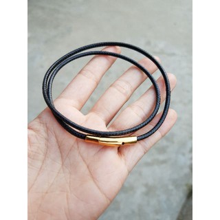 Dây da đeo cổ khóa vàng