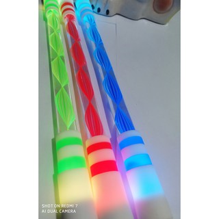 Bút quay đèn led 7 màu