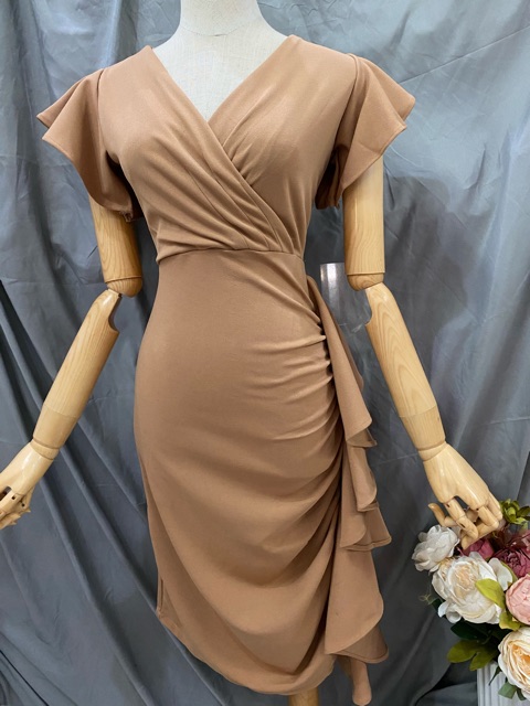 Đầm nữ cổ V tay rũ bèo