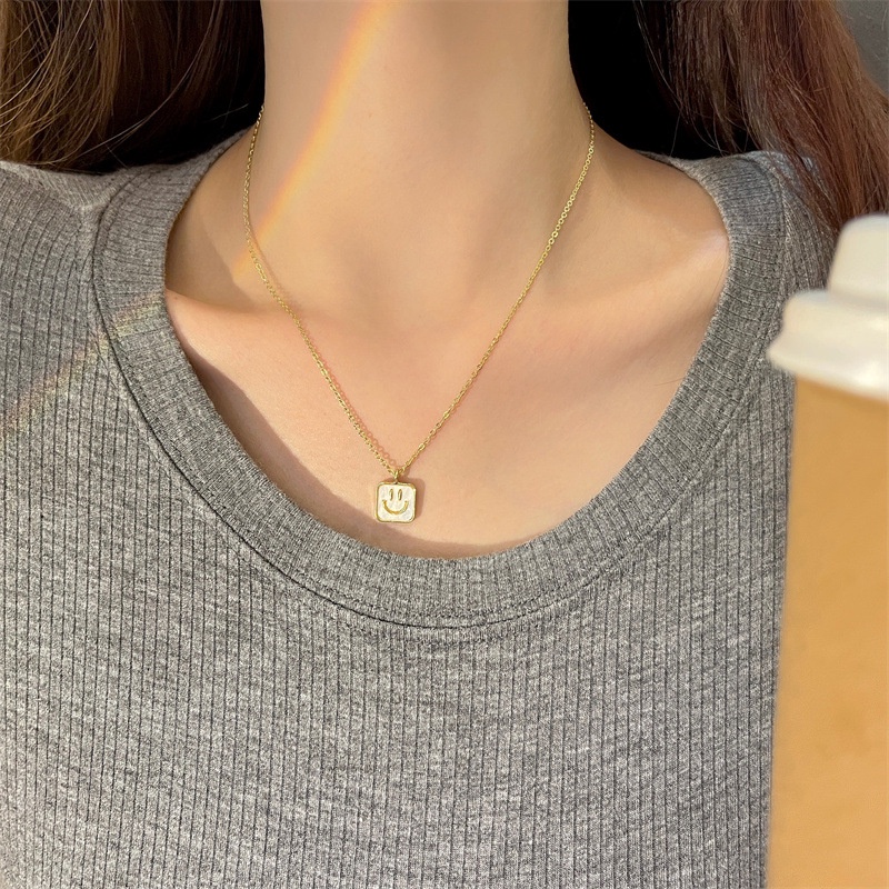 Vòng cổ Mặt Hình Vỏ Sò / Mặt Cười Thiết Kế Đơn Giản Thời Trang Dành Cho Nữ