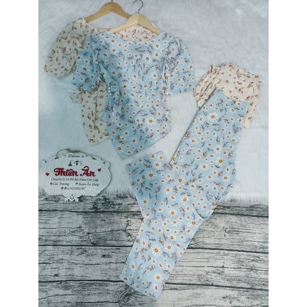Set hoa nhí ống suông nhỏ đính cườm ngọc bên nớ hông tà đắp chéo quần 9 tấc