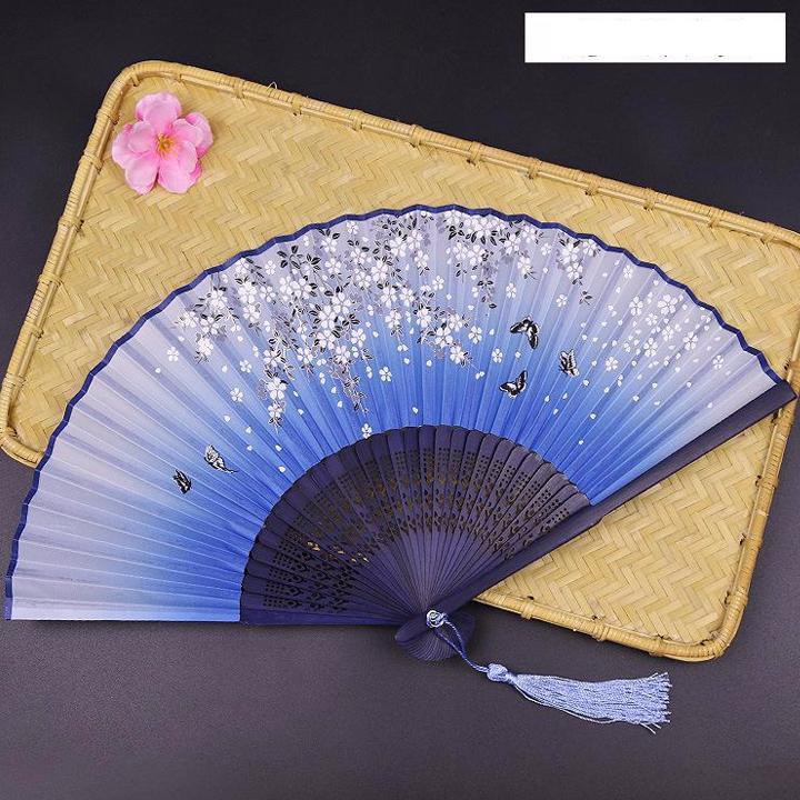 Quạt cổ trang hồng hoa xanh lá nan trúc cầm tay gập gọn dây tuyến cosplay