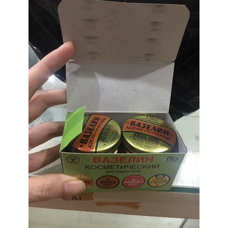 Sáp nẻ vaseline Nga