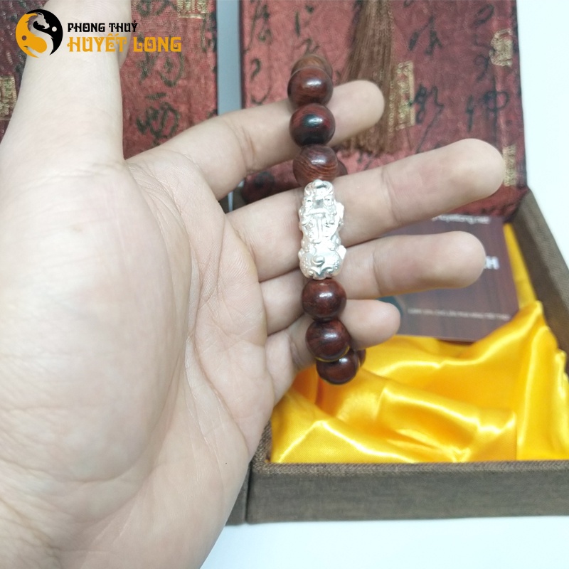 Vòng Tay Gỗ Sưa Đỏ Mix Tỳ Hưu Bạc, Vòng Tay Gỗ Phong Thủy Cầu Bình An - May Mắn - Tài Lộc