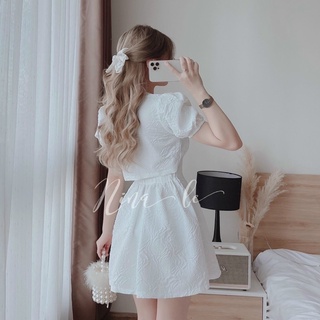 ĐẦM TRẮNG GẤM HOA CỔ V CUTOUT LƯNG