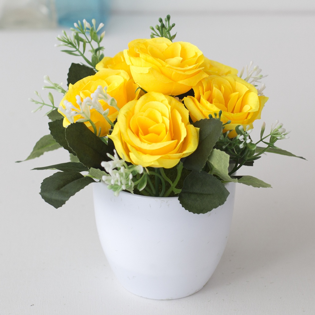 Chậu hoa nhân tạo bằng nhựa độc đáo dùng trang trí phòng ngủ