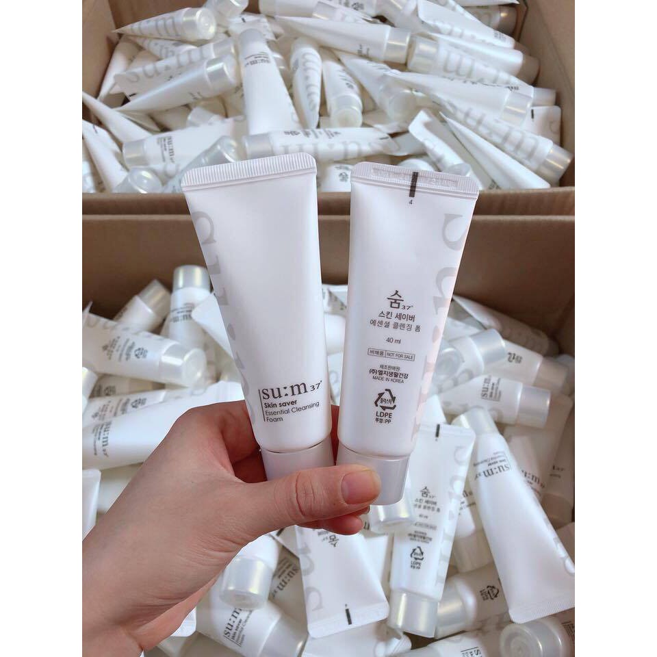 Sữa Rửa Mặt Sum 37 trắng Kiềm Dầu Giảm Mụn - Su:m37 Skin Saver Essential Cleansing Foam 40ml