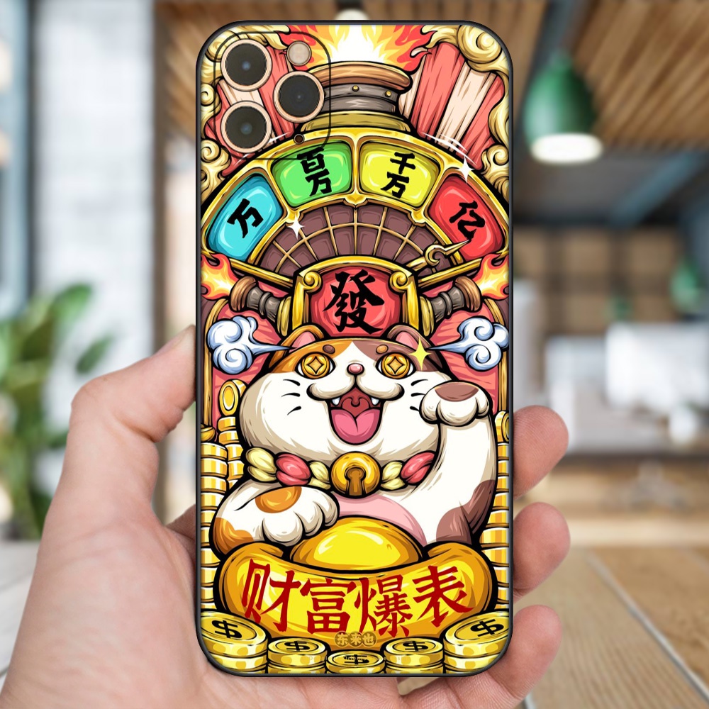 Ốp lưng iPhone 11 Pro Max dẻo đen cạnh vuông in hình Mèo Thần Tài dễ thương