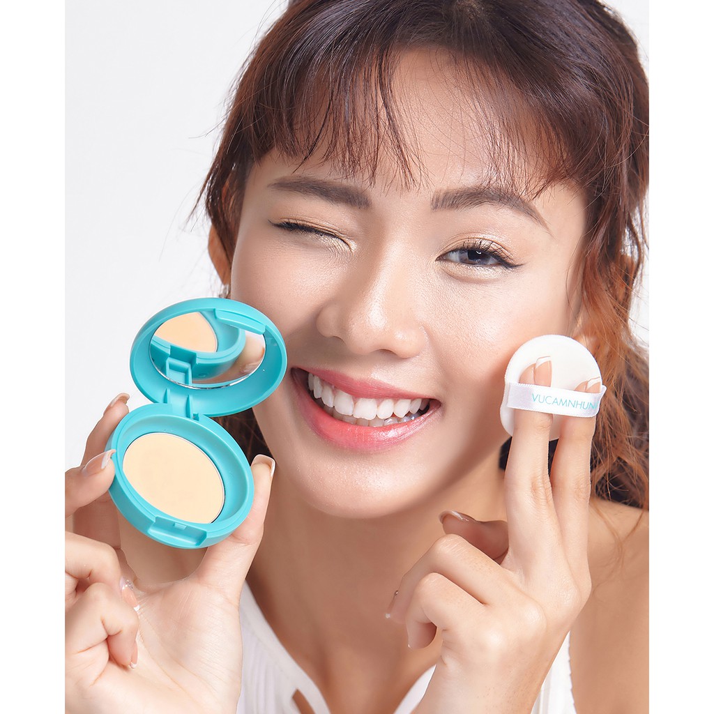 Phấn Trang Điểm Kiểm Soát Dầu VCN Touch Me Up Oil Control Powder SPF 40 PA++ 5.5g