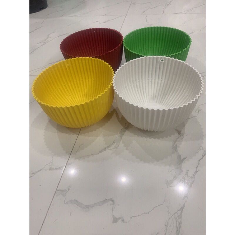 (10 Chậu+dây treo)Chậu nhựa màu trắng gân sọc trồng hoa,cây cảnh bóng đẹp siêu xinh