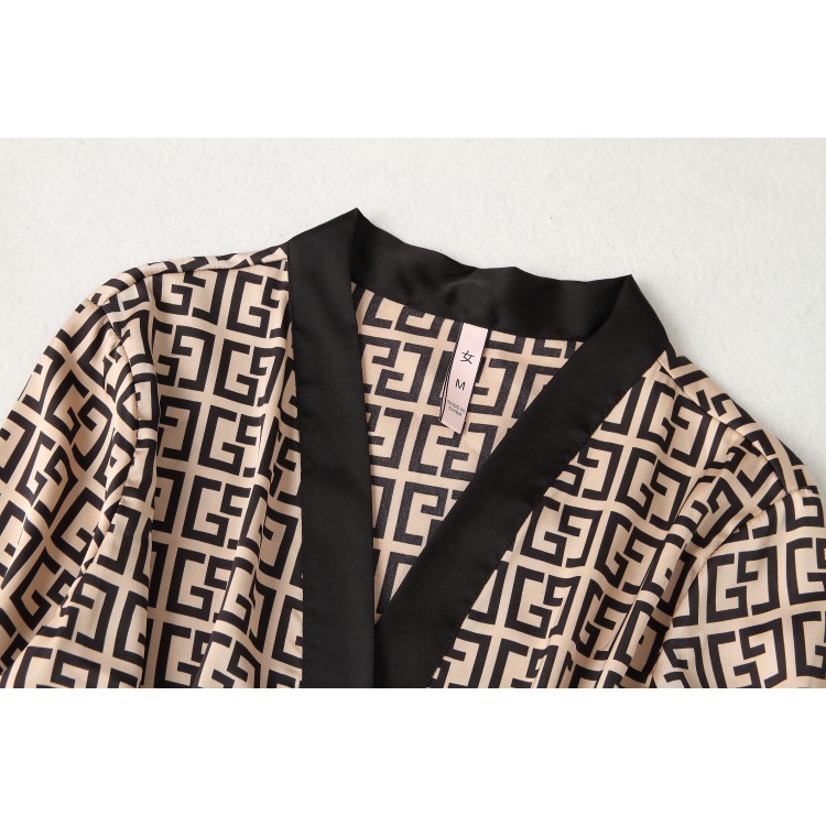 Set đồ ngủ tay dài bằng lụa mát hoạ tiết hoạt hình thời trang cho nữ