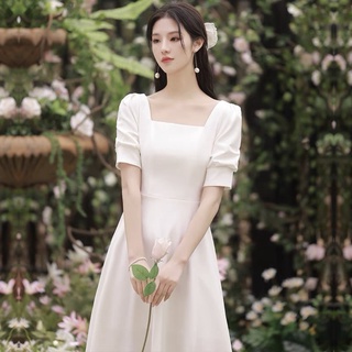 Đầm váy trắng đi tiệc cổ vuông basic