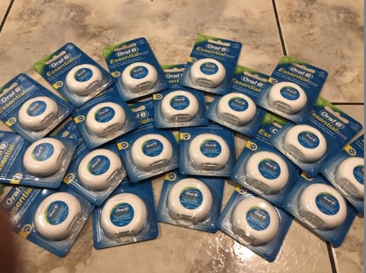Chỉ nha khoa O-ral B Essential Floss 50 mét/hộp