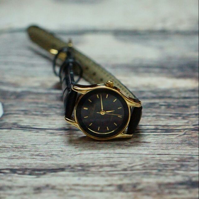 Đồng hồ đeo tay nữ