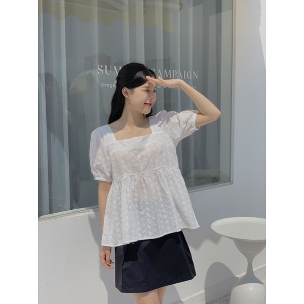 Áo babydoll kiểu cổ vuông vải thô thêu hoa lưng dây nơ TKA316 LOLLIE STUDIO