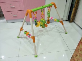 kệ a vẹt phát nhạc cho bé