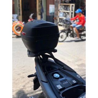 Baga sau Givi SRV VARIO 150 kèm đế gắn thùng Givi M5M chính hãng cao cấp chịu lực tốt