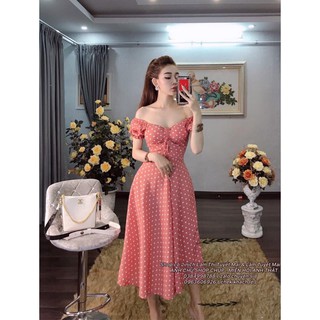 Váy chấm bi cổ tim