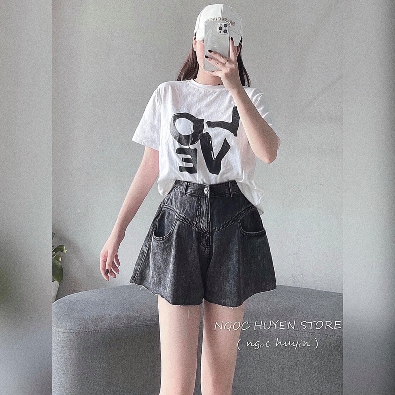 Áo phông chữ LOVE TT