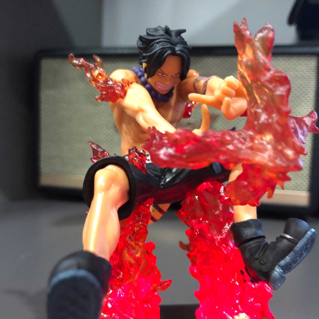 Figure / Mô hình Ace Chiến Đấu 15 cm có LED