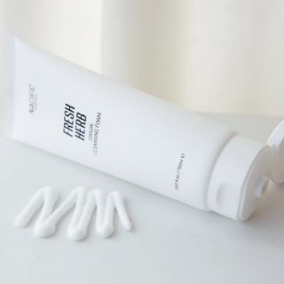 Sữa rửa mặt nội địa Hàn NACIFIC