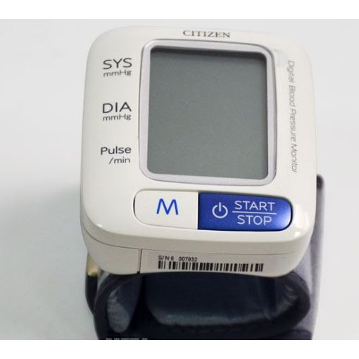 Máy đo huyết áp điện tử cổ tay tự động Citizen (Japan) - CH650. Màn hình LED dễ đọc kết quả, dễ sử dụng nhanh, chính xác