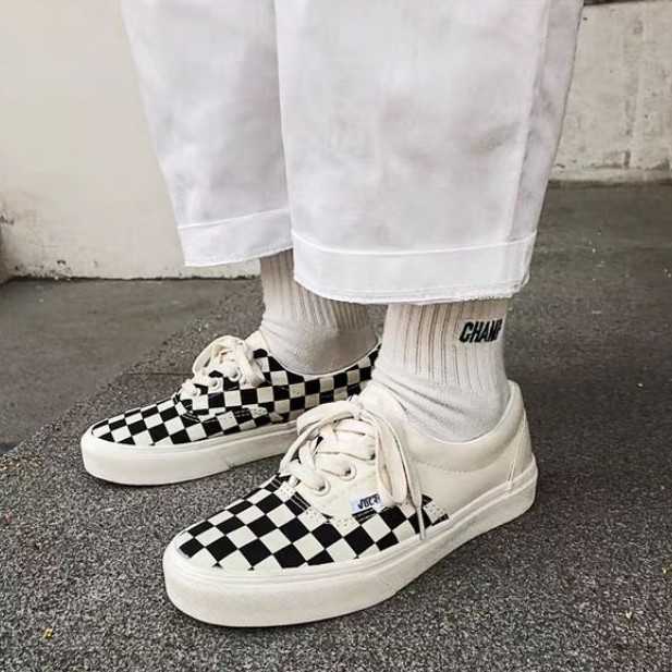 Giày thể thao nữ giá rẻ màu trắng đen caro