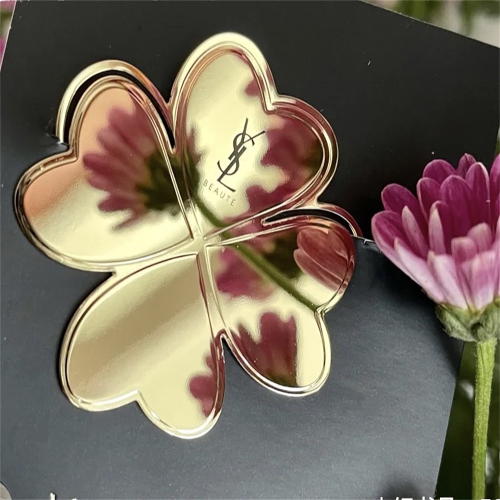 Hộp Đánh Dấu Trang Sách Kim Loại Hình Cỏ Bốn Lá Mới