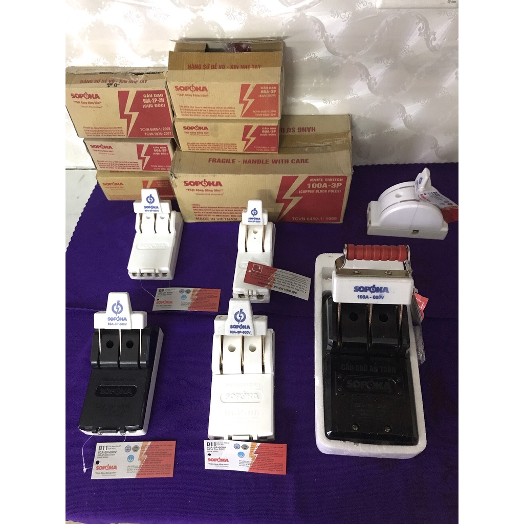 Cầu dao điện SOPOKA 30A- 60A- 100A , 2 pha và 3 pha, đảo chiều( Cam kết lõi đồng, đế sứ cách điện)